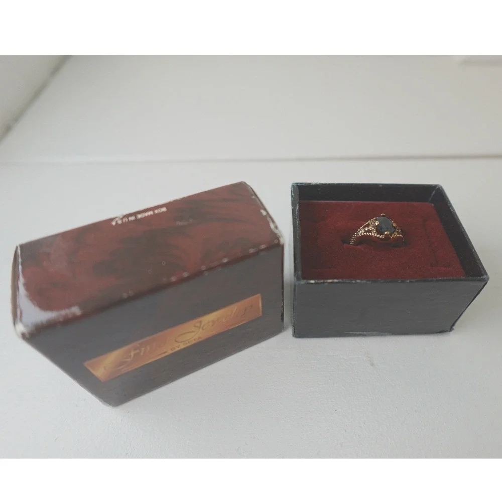 Vintage Seta Ring Sz 3.75 Gold Tone Green Gemstone W/ Box Cocktail Pinky Jewelry